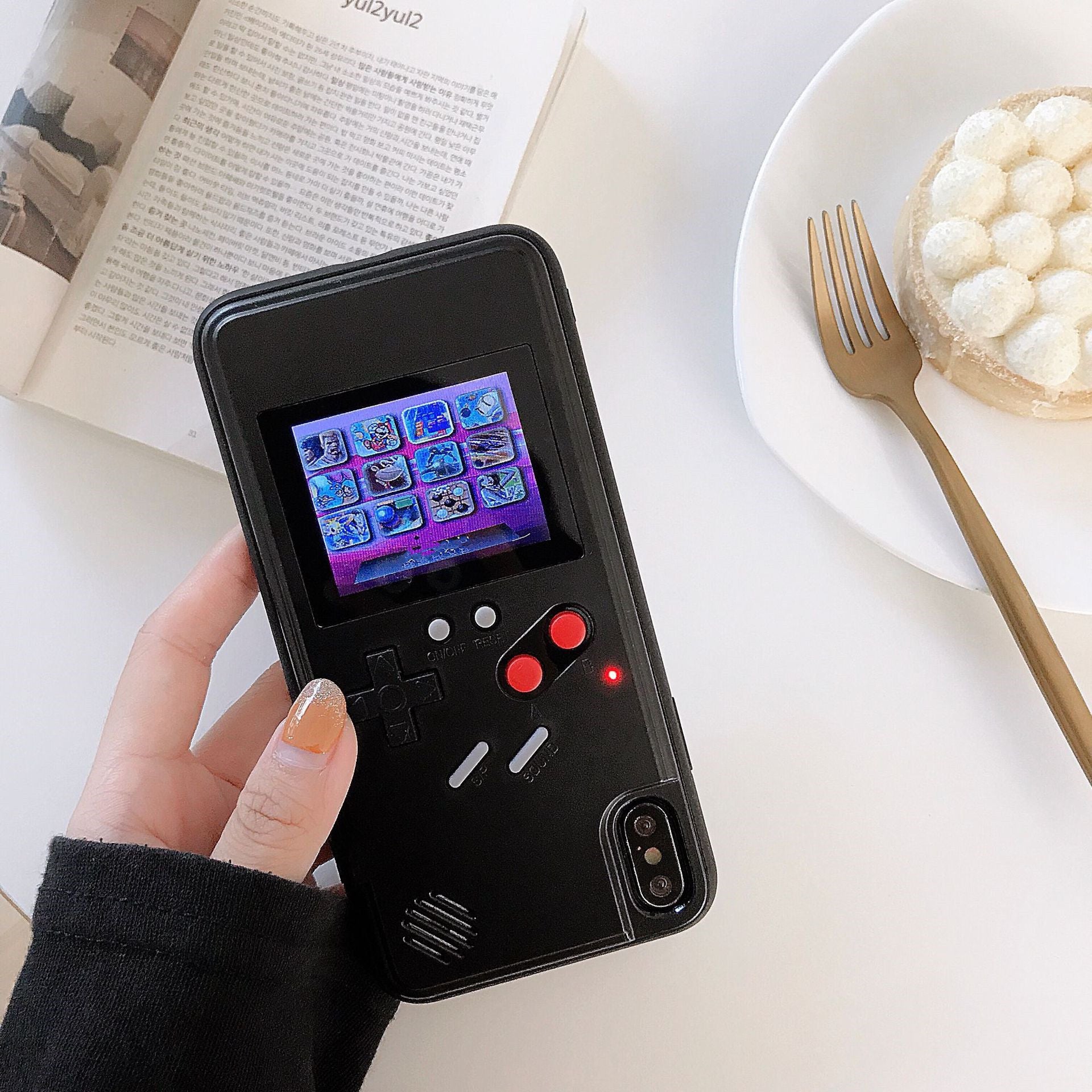 Mobile Phone Case with Built-in Gaming Screen